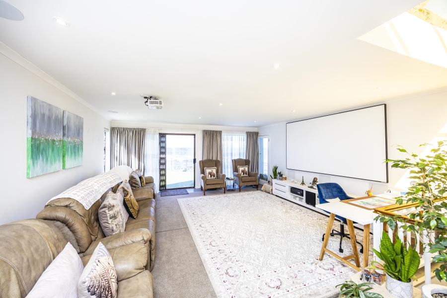 5 Bedroom Property for Sale in Gonubie Eastern Cape